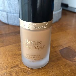 Too Faced Born This Way Foundation - Praline